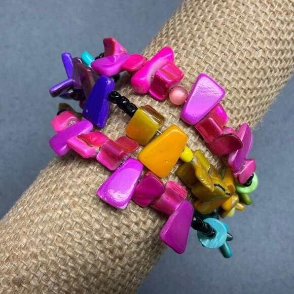 Rainbow MOP Shell Bracelet 7 In Memory Wire Multicolor Pride Black Mermaid Glam - Picture 2 of 7